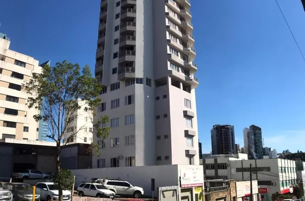 Cobertura Duplex com Piscina  Edifício Osvaldo Bukovski sendo 01 Apartamento por andar