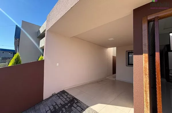 Casa com suíte mais 01 quarto 