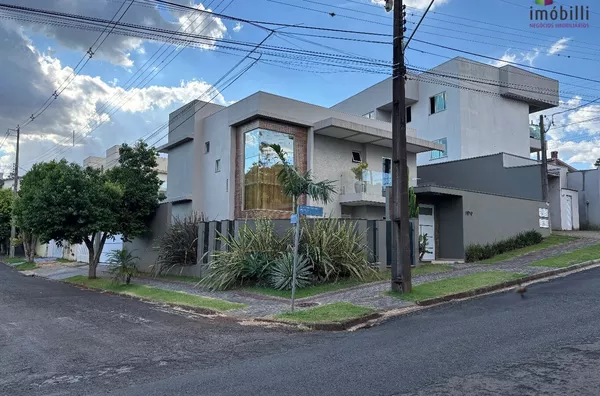 Casa  com Piscina  no Bairro Aeroporto